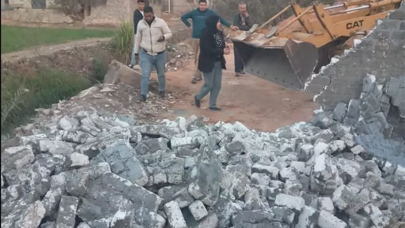 إزالة 280 حالة تعد بالبناء على الأراضي الزراعية وأملاك الدولة بالشرقية