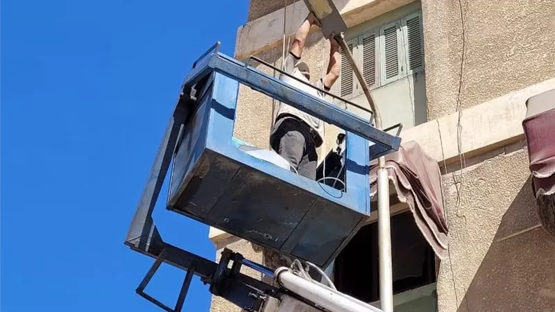 صيانة عشرات الكشافات وتركيب لمبات ليد خلال 24 ساعة بالمحلة الكبرى