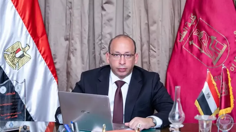 عميد كلية طب قصر العيني يبدأ الترم الثاني بخطة تعليمية متكاملة| خاص