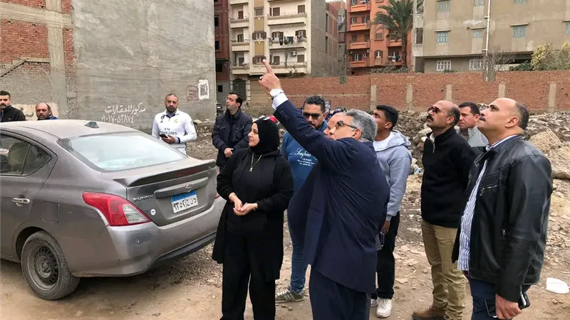 محافظ الدقهلية في جولة مفاجئة بتقسيم مشالي بطلخا لرصد المخالفات
