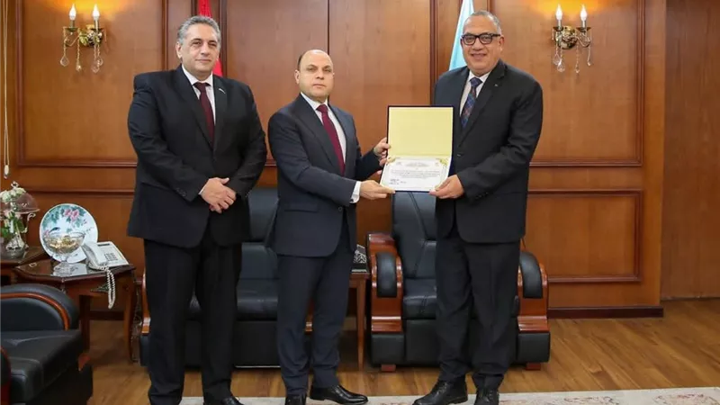 رئيس جامعة كفر الشيخ يشيد بتميّز أساتذة قسم القلب بكلية الطب ودورهم الوطني