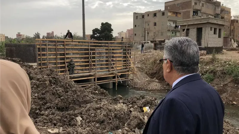 محافظ الدقهلية يشرف على أعمال إنشاء كوبري معلة بطلخا