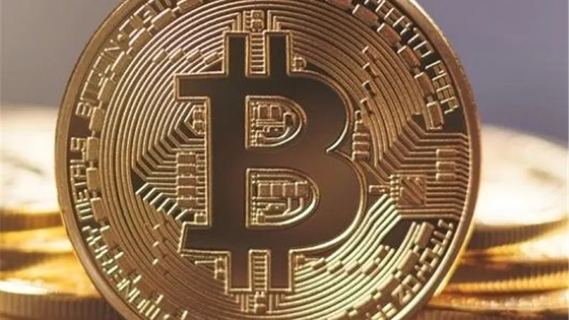 صعود حذر للعملات المشفرة بقيادة بيتكوين رغم الضبابية العالمية
