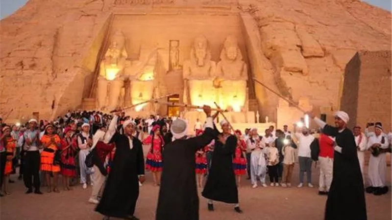 «مهرجان أسوان».. كرنفال ثقافي يجمع شعوب العالم على أرض الذهب 