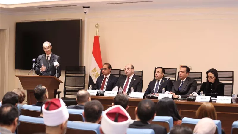 وزير الاتصالات: خطة من 5 محاور لحماية الأطفال من المخاطر على الإنترنت