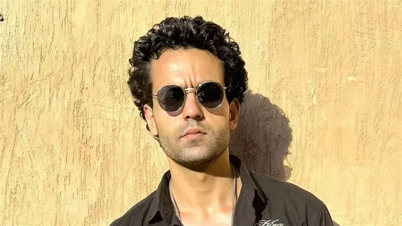المؤلف محمد فريد ينعي جده بكلمات مؤثرة: 