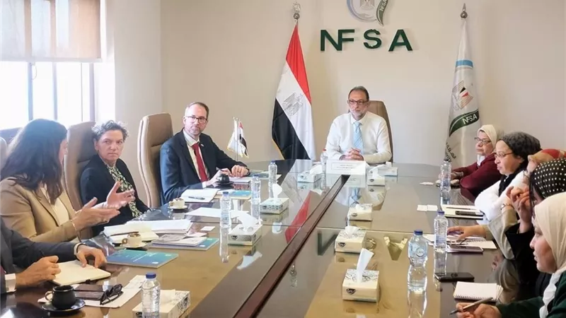 رئيس هيئة سلامة الغذاء يستقبل وفدًا دنماركيًا لبحث التعاون الفني