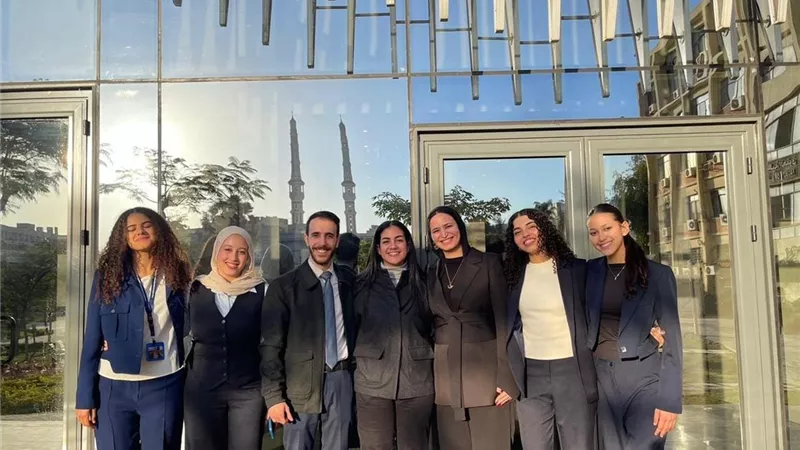 الجامعة البريطانية تتوج ببطولة الشرق الأوسط في مسابقة أكسفورد