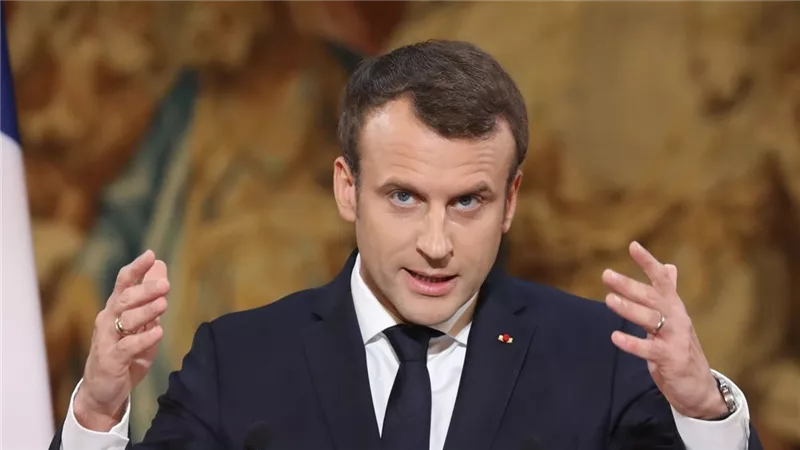 ماكرون يكذب ترامب: روسيا والصين لا تهددان جرينلاند