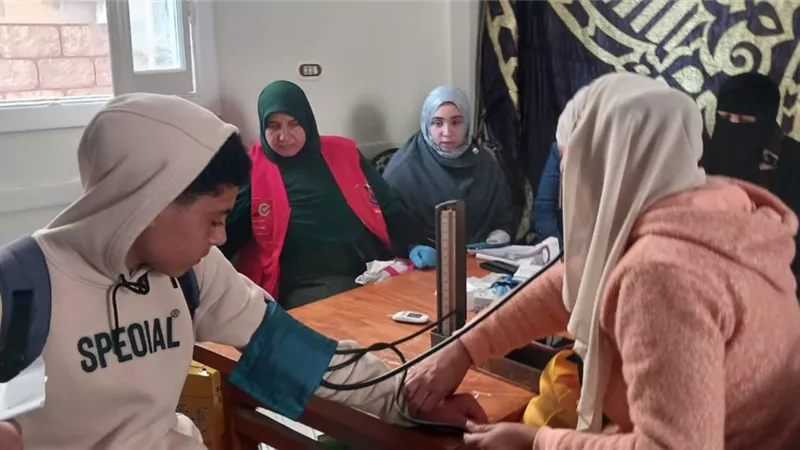 تنظيم قافلة سكانية شاملة لخدمة أهالي كفر نكلا بالمحمودية