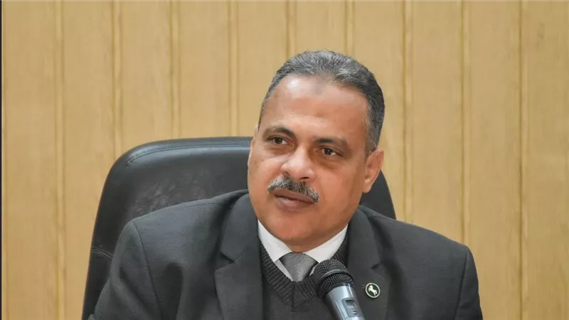 إحالة 11 من العاملين بالصحة والتعليم الصحية والبيطري للتحقيق بالشرقية