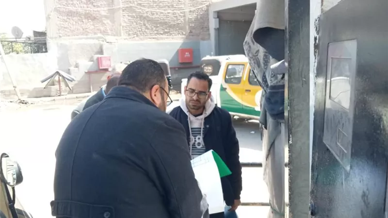تموين أسيوط يتدخل.. محطة وقود تحتفظ بالسولار المدعم دون تصريح