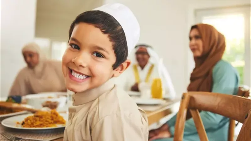 كيفية تعويد الأطفال على الصيام خلال شهر رمضان.. أمين الفتوى يوضح