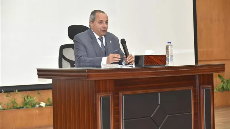 محافظ بورسعيد: نموذج جمالي موحد لجميع الكافتيريات على شاطئ المحافظة