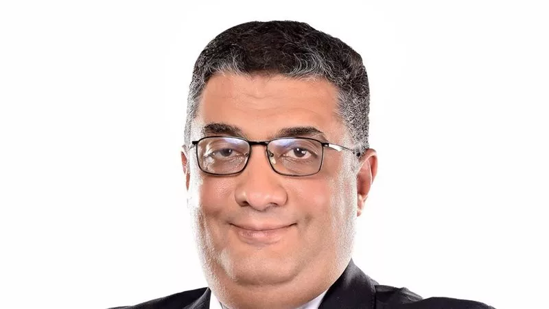بين الترفيه والتنوير… معتز محسن يؤكد: الكتاب لا غنى عنه