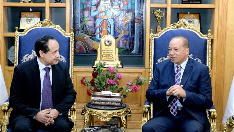 رئيس جامعة المنصورة يستقبل وفد جامعة هامبورج الألمانية