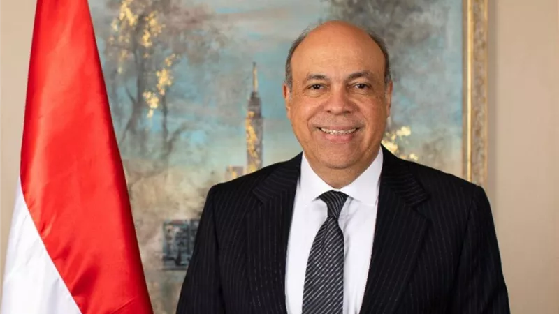مصر الطيران تهني سامح الحفني بتجديد الثقة فيه وزيرا للطيران المدني 