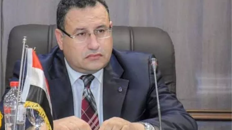 رئيس جامعة كفر الشيخ يهنئ الدكتور عبد العزيز قنصوة بمنصبه الوزاري