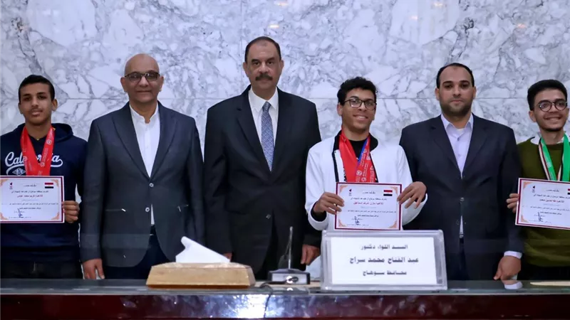 محافظ سوهاج يكرم 97 لاعبا متفوقا في البطولات العربية والأفريقية