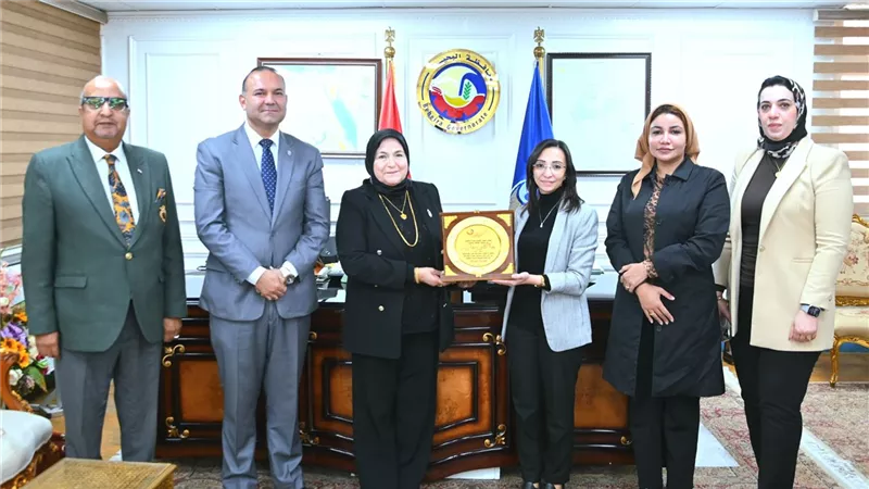 محافظ البحيرة تستقبل وفد المجلس القومي للمرأة