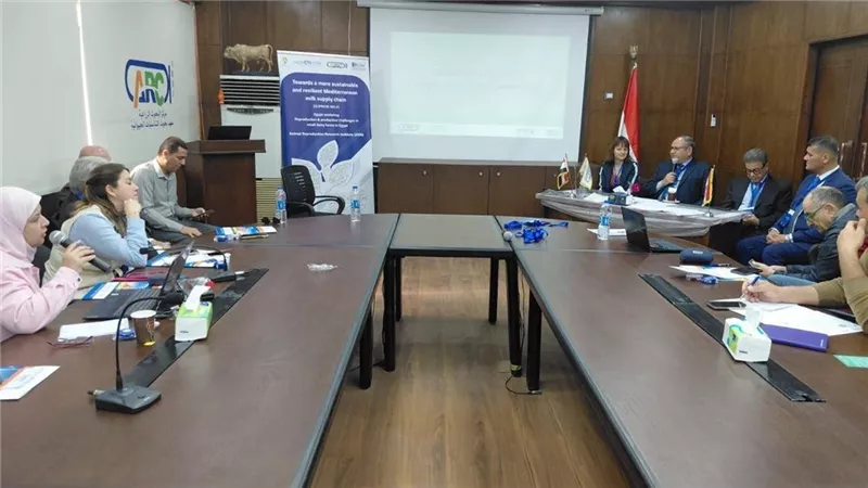 نقيب «البيطريين» يشارك في ورشة عمل دولية لتطوير إنتاج الألبان 