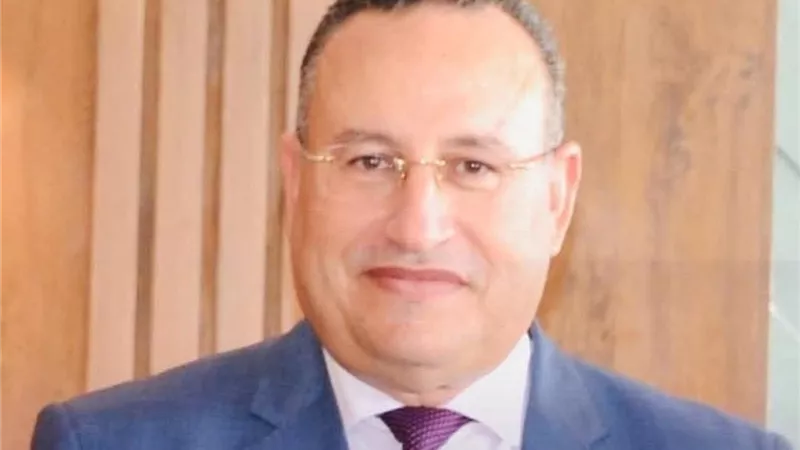 جامعة السويس تهنئ عبد العزيز قنصوة بتوليه حقيبة التعليم العالي