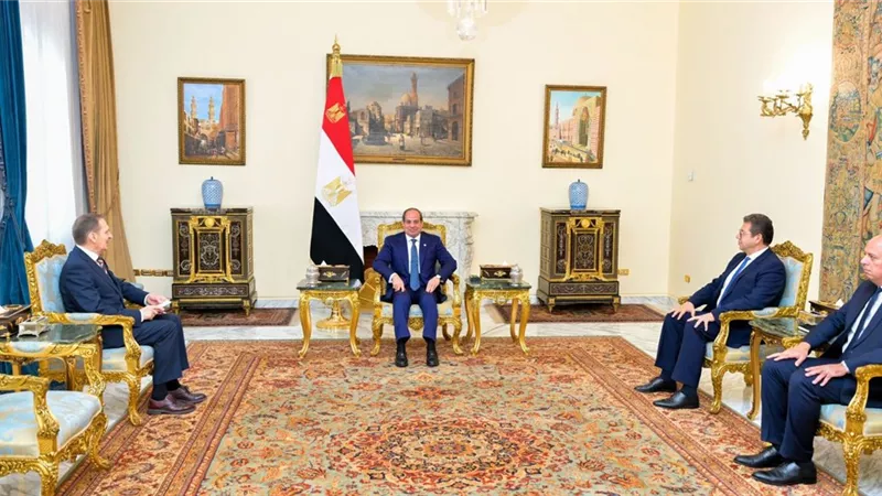 خلال لقاء مسئول روسي.. الرئيس السيسي يشدد على ضرورة بدء إعادة إعمار غزة 