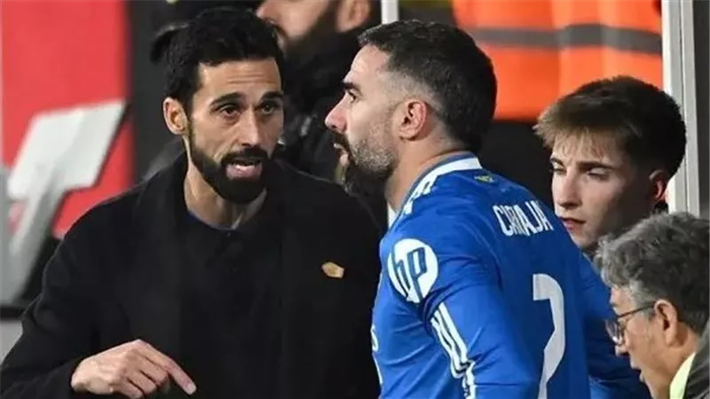 ريال مدريد يحسم الجدل: كارفاخال يلتقي أربيلوا بعد الأزمة الأخيرة