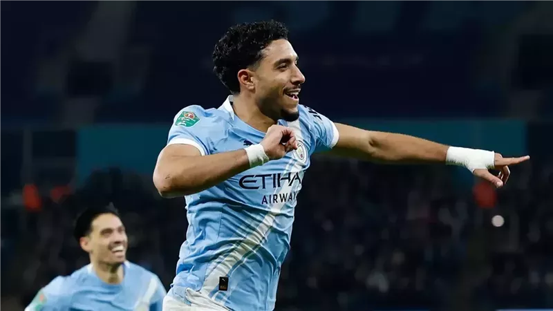 برشلونة يضع مرموش ضمن خياراته لتعويض ليفاندوفيسكي الصيف المقبل