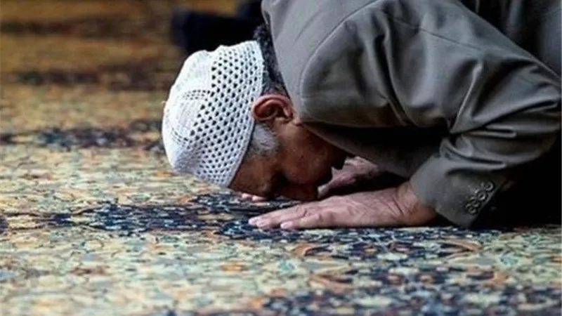 ما حكم من نوى قضاء الصلوات الفائتة ومات قبل أن يتمها؟.. أمين الفتوى يجيب 