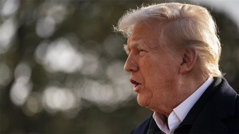 مايك جونسون يفشل في حماية رسوم ترامب الجمركية في مجلس النواب