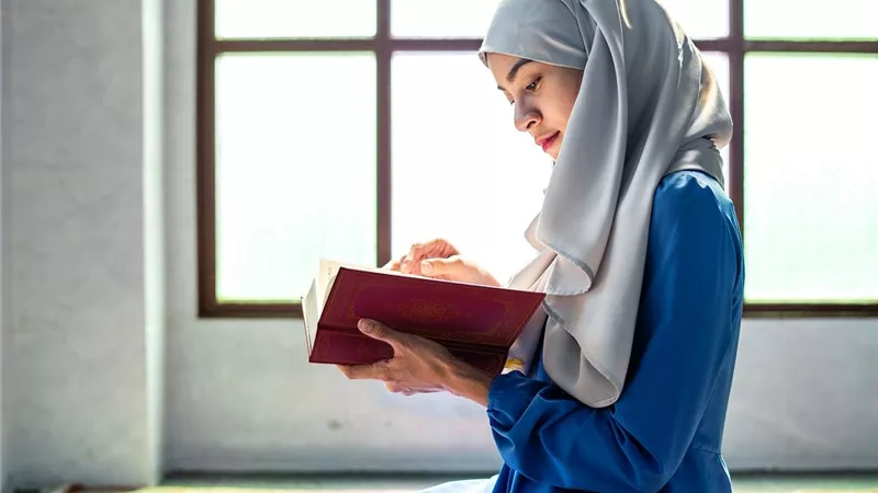 هل للزوج حق في راتب زوجته؟.. دار الإفتاء تجيب