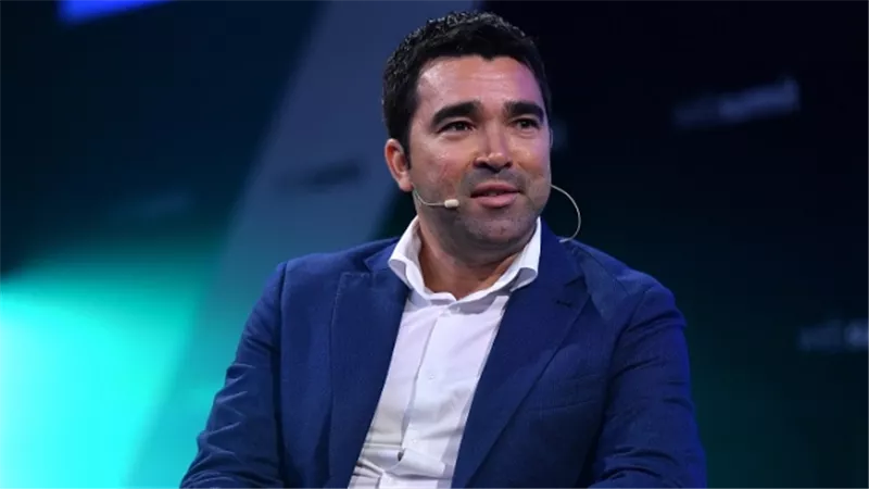 ديكو يشيد بتحسن برشلونة ويستعرض تحديات الموسم