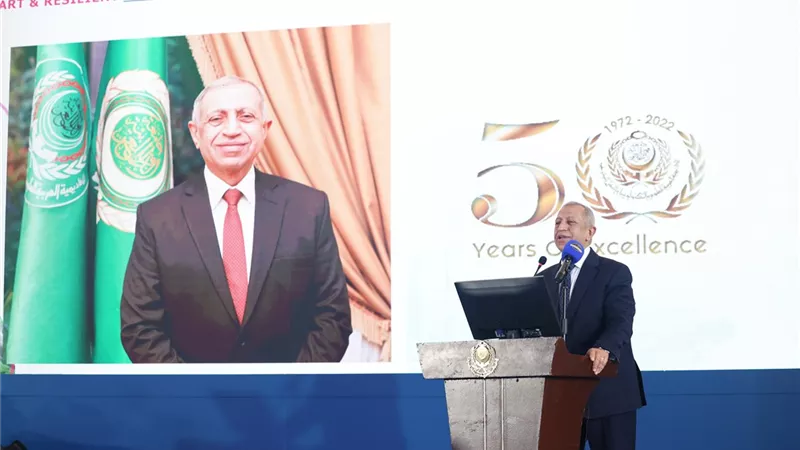 تكريم الباحثين الفائزين بجوائز الأفضل في ختام مؤتمر النقل البحري