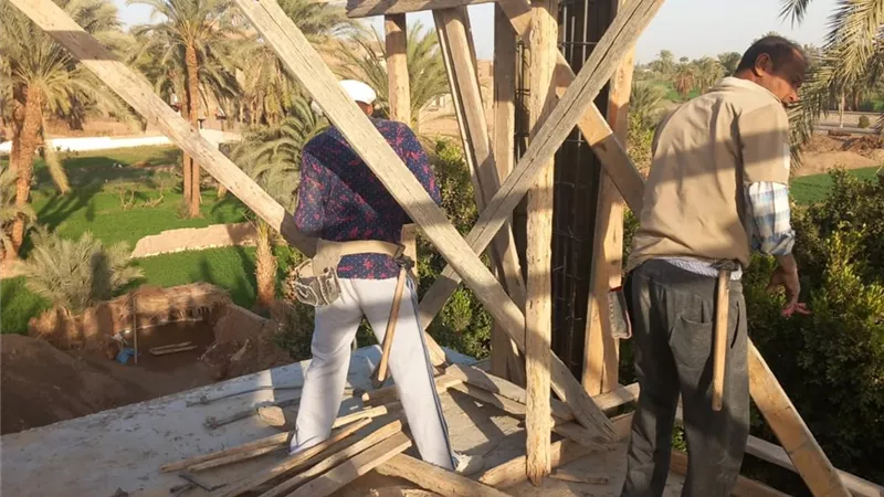 مجلس مدينة الأقصر يواصل حملات إيقاف أعمال البناء المخالف في المهد