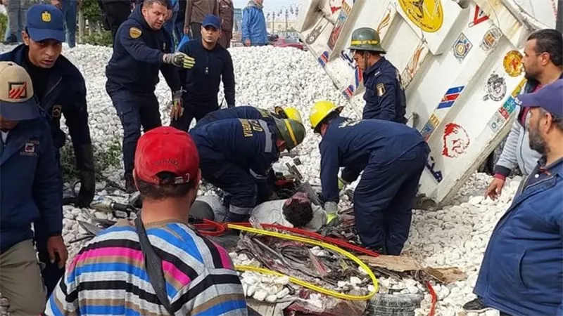 التحقيق مع سائق سيارة النقل الثقيل المتسبب في مصرع شخصين بالإسكندرية 