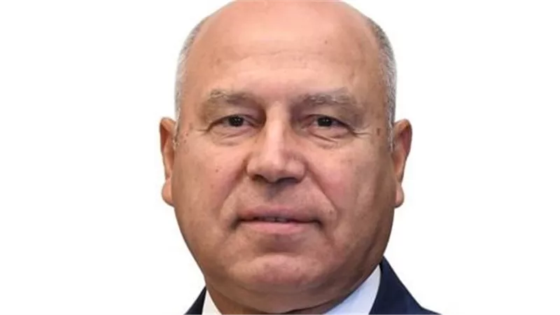 كامل الوزير يؤكد استكمال تنفيذ المشروعات القومية بعد أداء الحكومة اليمين