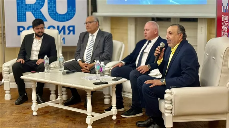 الصداقة المصرية الروسية تحتفل بعيد العلم وتسلط الضوء على إنجازات روسيا