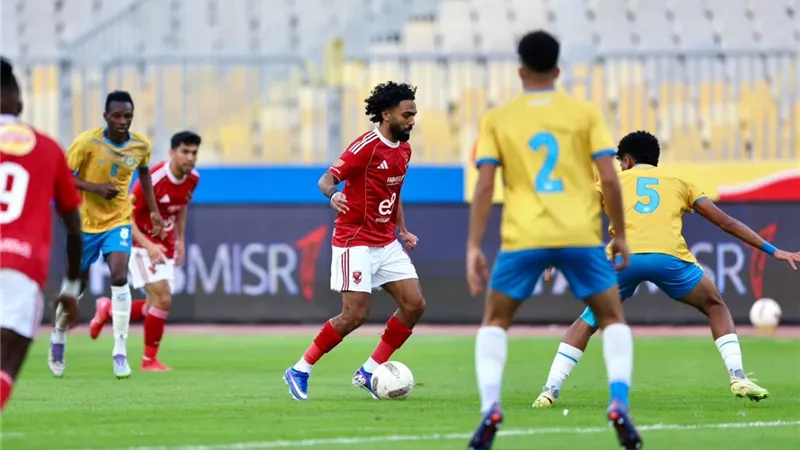 الأهلي يتقدم بثنائية أمام الإسماعيلي في الشوط الأول بالدوري