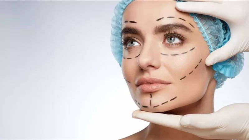 استشاري جراحة تجميل يكشف لـ«إيجبتك» أسرار عمليات التجميل| خاص