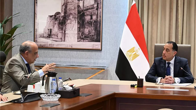  مستجدات قطاع الطاقة.. تفاصيل لقاء مدبولي ووزير الكهرباء بعد أداء اليمين 