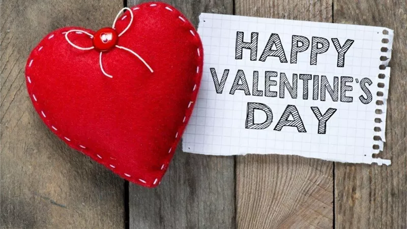 عيد الحب 2026.. إتيكيت اختيار وتقديم الهدايا لإضفاء الرومانسية والأناقة