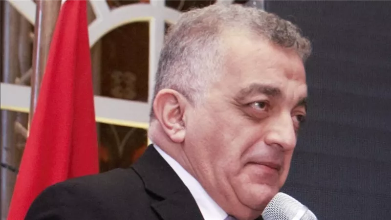 «عفواً أيها الدستور» كتاب جديد يفضح عوار جماعة الإخوان لـ محمد عبد المنعم 
