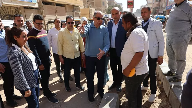 محافظ المنيا يتفقد أعمال تطوير شارع الصفصافة بسمالوط