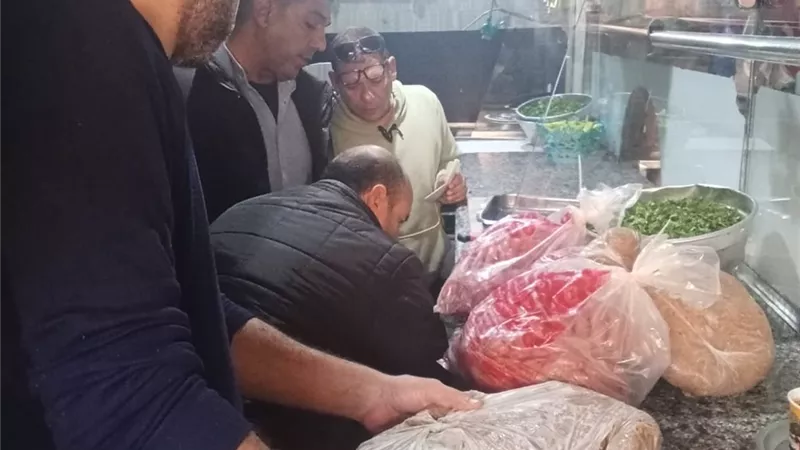 ضبط كميات من المواد الغذائية منتهية الصلاحية بالإسماعيلية |صور
