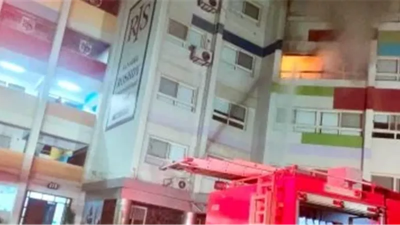 السيطرة على حريق حجرة أنشطة بمدرسة خاصة في دمنهور