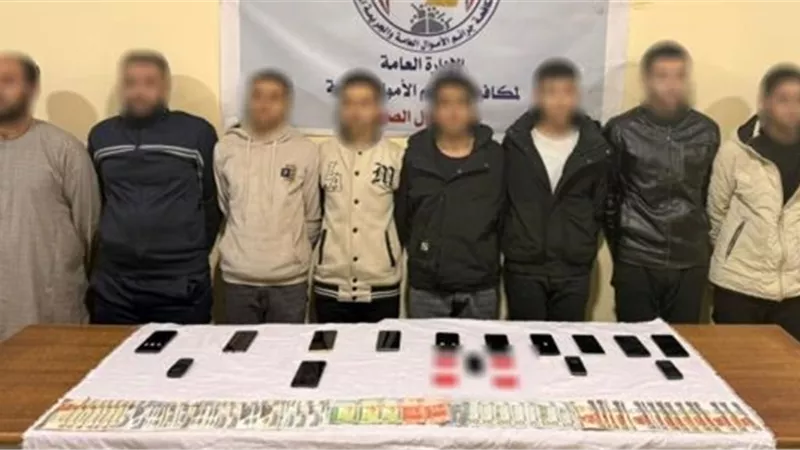 «نفذوا 21 عملية».. ضبط تشكيل عصابي نصب إلكترونيا على المواطنين
