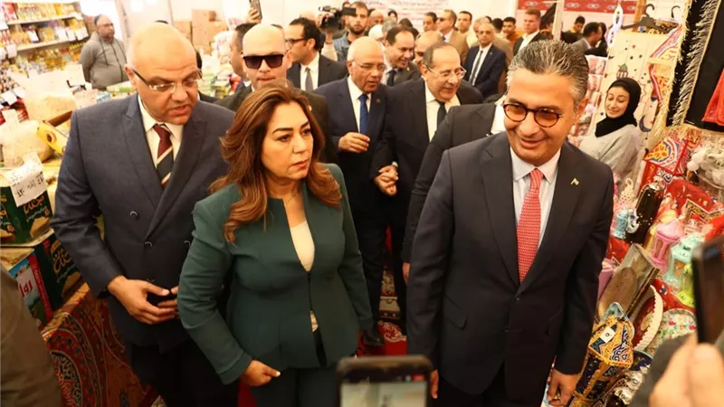 بعد افتتاحه بحضور وزيري التنمية المحلية والتموين.. معرض «أهلا رمضان» ببنها