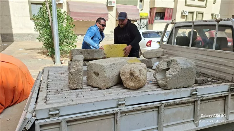 رئيس مدينة بورفؤاد يشدد على إزالة كافة التعديات بحرم الطريق بمساكن الفيروز