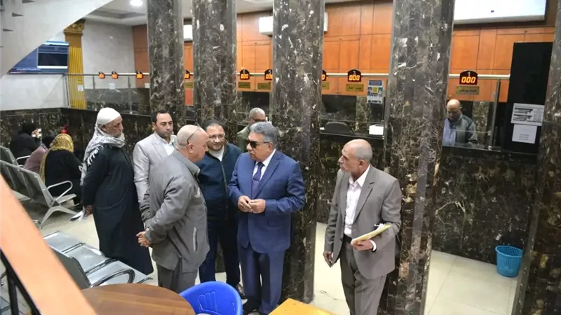 محافظ الدقهلية يتفقد المركز التكنولوجي والشبكة الوطنية وإدارات الديوان 